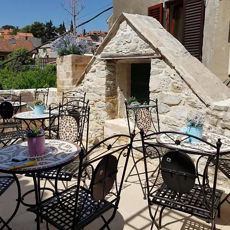 Villa Nautica Stone House *