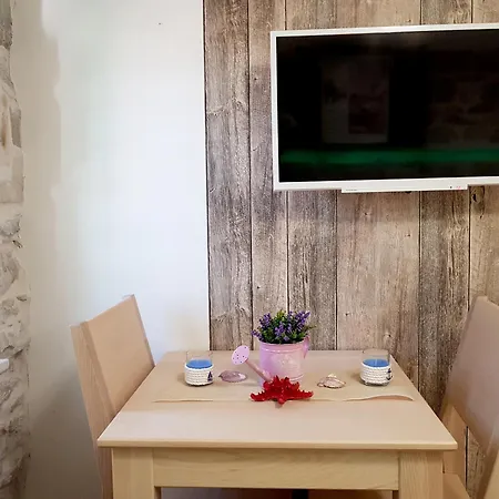 Villa Nautica Stone House Apartment