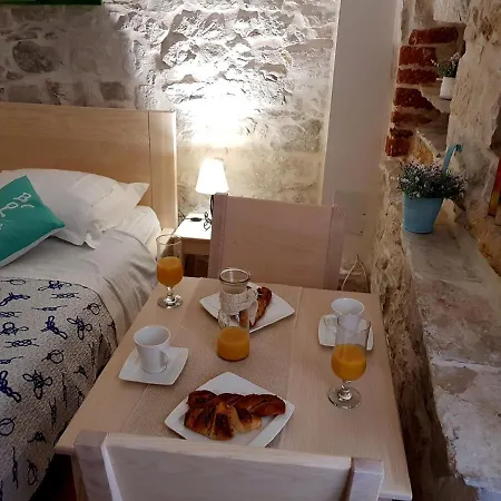 Apartamento Nautica Stone House Split