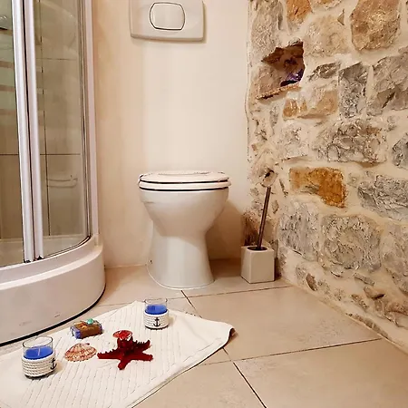 Apartamento Nautica Stone House Split