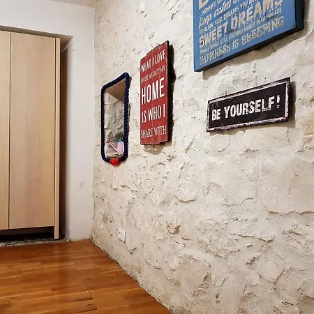 Apartamento Nautica Stone House Split