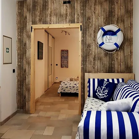 Nautica Stone House Split